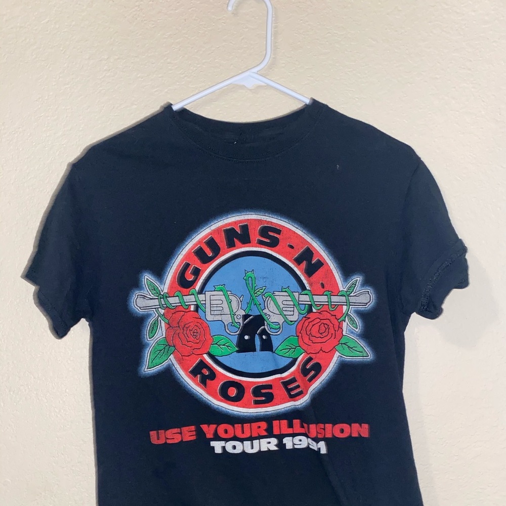 Guns and roses t-shirt